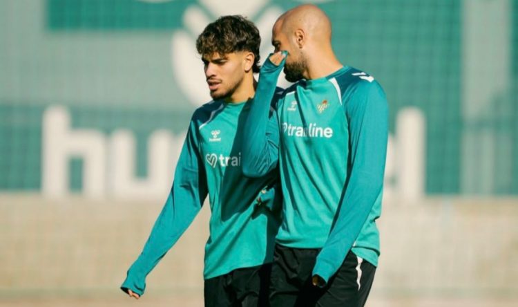 Abde y Amrabat realizando un entrenamiento con el Real Betis. | Imagen: X.