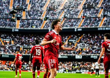 El Sevilla deja escapar la victoria en el último suspiro en Mestalla