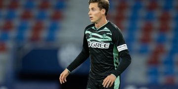 Riquelme, durante una acción del Torrent- Betis. | Imagen: perfil de X @RealBetis.