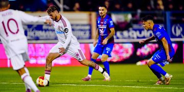 El Sevilla supera el trámite, pero no despeja las dudas en Almendralejo