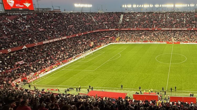 Estadio Ramón Sánchez-Pizjuán, durante la suspensión del Sevilla FC - Real Betis. | Imagen: X.