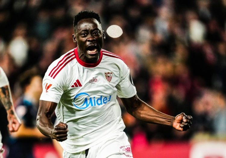 El Sevilla de Akor Adams da un zarpazo a los leones