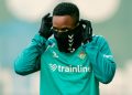 Bakambu presente en la Ciudad Deportiva Luis del Sol. | Imagen: perfil de X @RealBetis.