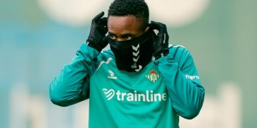 Bakambu presente en la Ciudad Deportiva Luis del Sol. | Imagen: perfil de X @RealBetis.