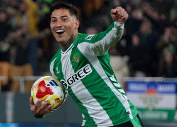 Chimy Ávila celebrando uno de los goles que anotó ante el Elche. | Imagen: perfil de X @RealBetis.