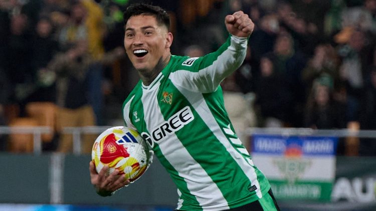 Chimy Ávila celebrando uno de los goles que anotó ante el Elche. | Imagen: perfil de X @RealBetis.