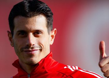 Alfon realizando un entrenamiento con el Sevilla. | Imagen: perfil de X @SevillaFC.