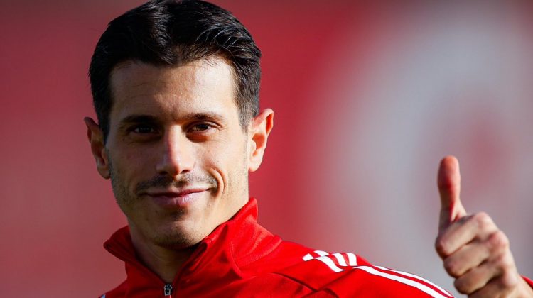 Alfon realizando un entrenamiento con el Sevilla. | Imagen: perfil de X @SevillaFC.