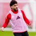 Maupay realizando un entrenamiento con el Sevilla. | Imagen: página web Sevilla FC.