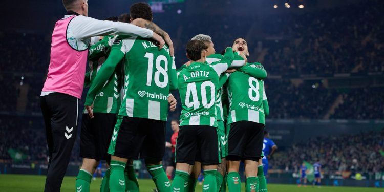 Jugadores del Betis celebrando un gol. | Imagen: perfil de X @RealBetis.