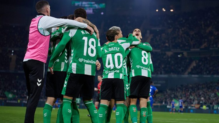 Jugadores del Betis celebrando un gol. | Imagen: perfil de X @RealBetis.