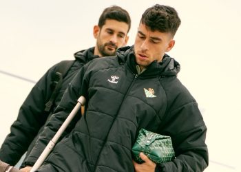 Jugadores del Betis aterrizando en tierras griegas. | Imagen: perfil de X @RealBetis.