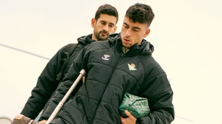 Jugadores del Betis aterrizando en tierras griegas. | Imagen: perfil de X @RealBetis.