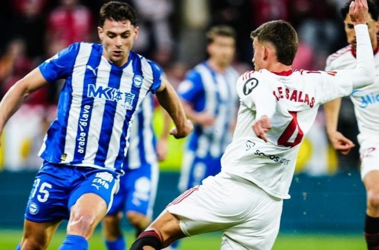 Del mal el menos para el Sevilla, que jugó 80′ con uno menos