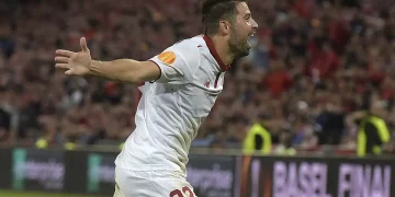 Coke celebrando un gol en un partido del Sevilla. | Imagen: página web Sevilla FC.