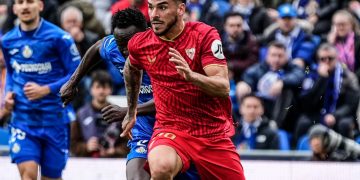 Isaac Romero corriendo durante el Getafe - Sevilla. | Imagen: perfil de X @SevillaFC.