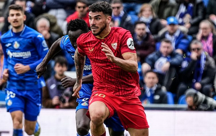 Isaac Romero corriendo durante el Getafe - Sevilla. | Imagen: perfil de X @SevillaFC.
