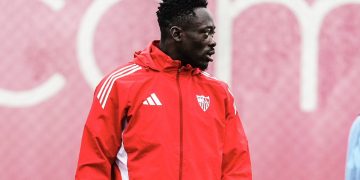 Akor Adams realizando un ejercicio en un entrenamiento del Sevilla. | Imagen: perfil de X @SevillaFC.