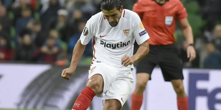 Nolito disputando un partido con el Sevilla. | Imagen: página web Sevilla FC.