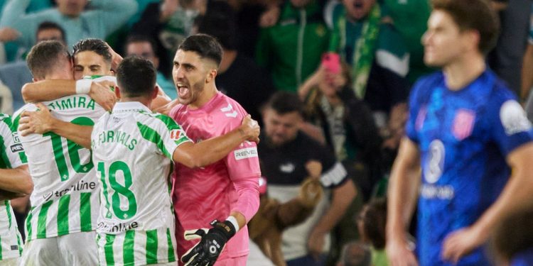 Jugadores del Betis celebrando un gol ante el Atlético de Madrid. | Imagen: X.