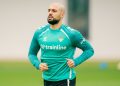 Amrabat regresa con el grupo 102 días después