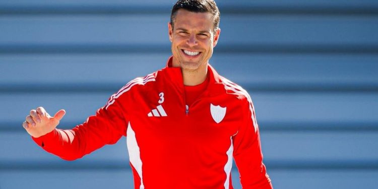 Azpilicueta y Maupay vuelven tras un fin de semana de imprevistos