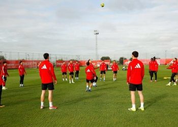 Sow y Azpilicueta vuelven con el grupo