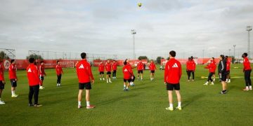 Sow y Azpilicueta vuelven con el grupo