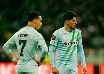 Antony y Fornals (Real Betis) en la ida de los octavos de la Europa League | Foto: Real Betis