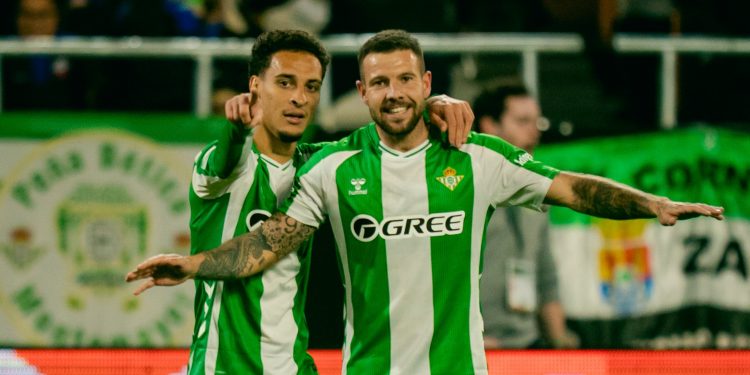 Ruibal y Antony celebran el primer gol del Betis ante el Panathinaikos | Imagen: Real Betis