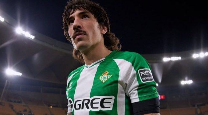 Héctor Bellerín sobre la homofobia en el fútbol: «Soy abanderado de una causa que no es mía»