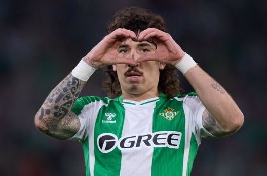 A la tercera va la vencida: El primer gol válido de Bellerín con el Betis
