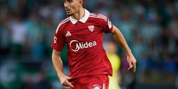 Kike Salas sobre el derbi: «En la segunda parte, ellos tuvieron un bajón y nosotros dimos una marcha más»