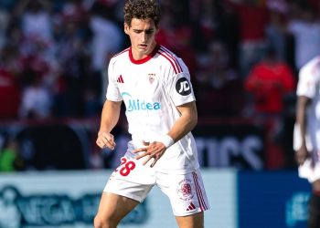 El motivo por el que Almeyda retuvo a Manu Bueno en el Sevilla