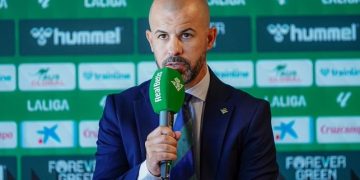 Fajardo rechaza una oferta del Valencia y no planea salir del Betis