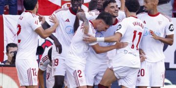 Jugadores del Sevilla celebrando un gol. | Imagen: X.