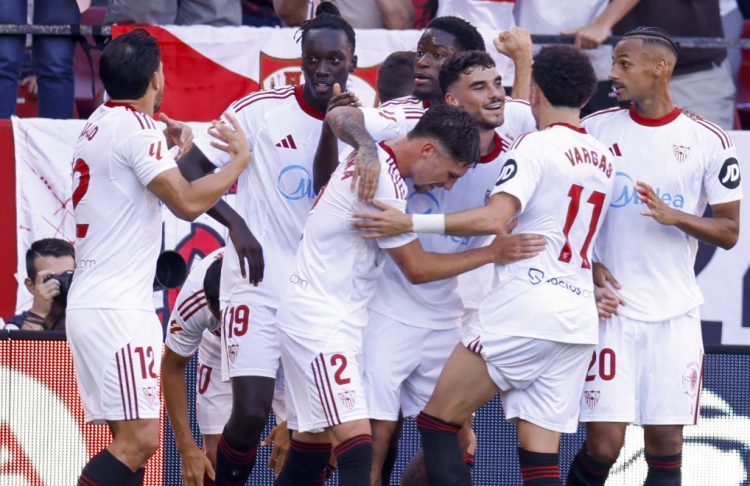 Jugadores del Sevilla celebrando un gol. | Imagen: X.