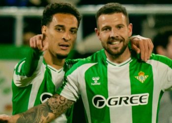 Ruibal y Antony celebrando un gol en un partido del Betis. | Imagen: X.