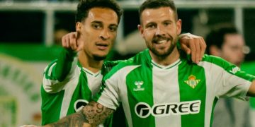 Ruibal y Antony celebrando un gol en un partido del Betis. | Imagen: X.