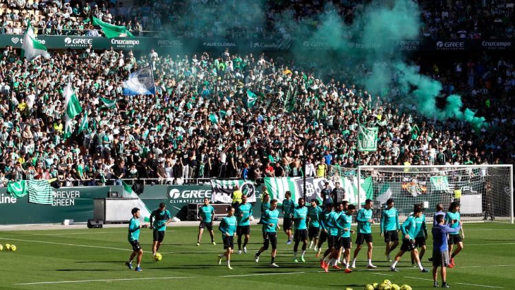 Entrenamiento celebrado por el Betis antes del derbi. | Imagen: X.