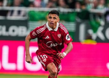 Alexis Sánchez, el goleador más veterano de la historia de los Derbis