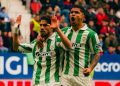Ez Abde y Cucho celebran el gol del Betis ante Osasuna en El Sadar | Foto: RBB