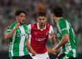 Fornals, del Betis, disputa un balón durante la vuelta de los cuartos de la Europa League ante el Braga | Foto: RBB