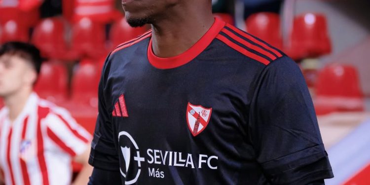 El Sevilla continúa con su apuesta por la cantera: Ibra Sow renueva hasta 2029