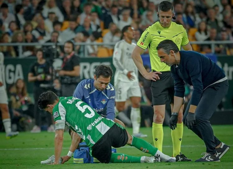 Bartra se perderá las cinco finales que le quedan al Betis por la quinta plaza