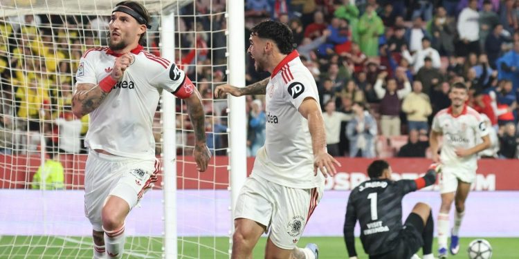El Sevilla sale del descenso y marca el camino para la salvación