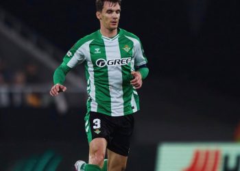 Contratiempo para el Betis: Llorente es baja para el Girona