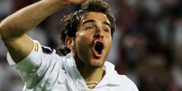 Enzo Maresca celebrando un gol anotado con la camiseta del Sevilla. | Imagen: X.