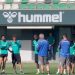 El Betis vuelve a los entrenamientos con la alegría por bandera